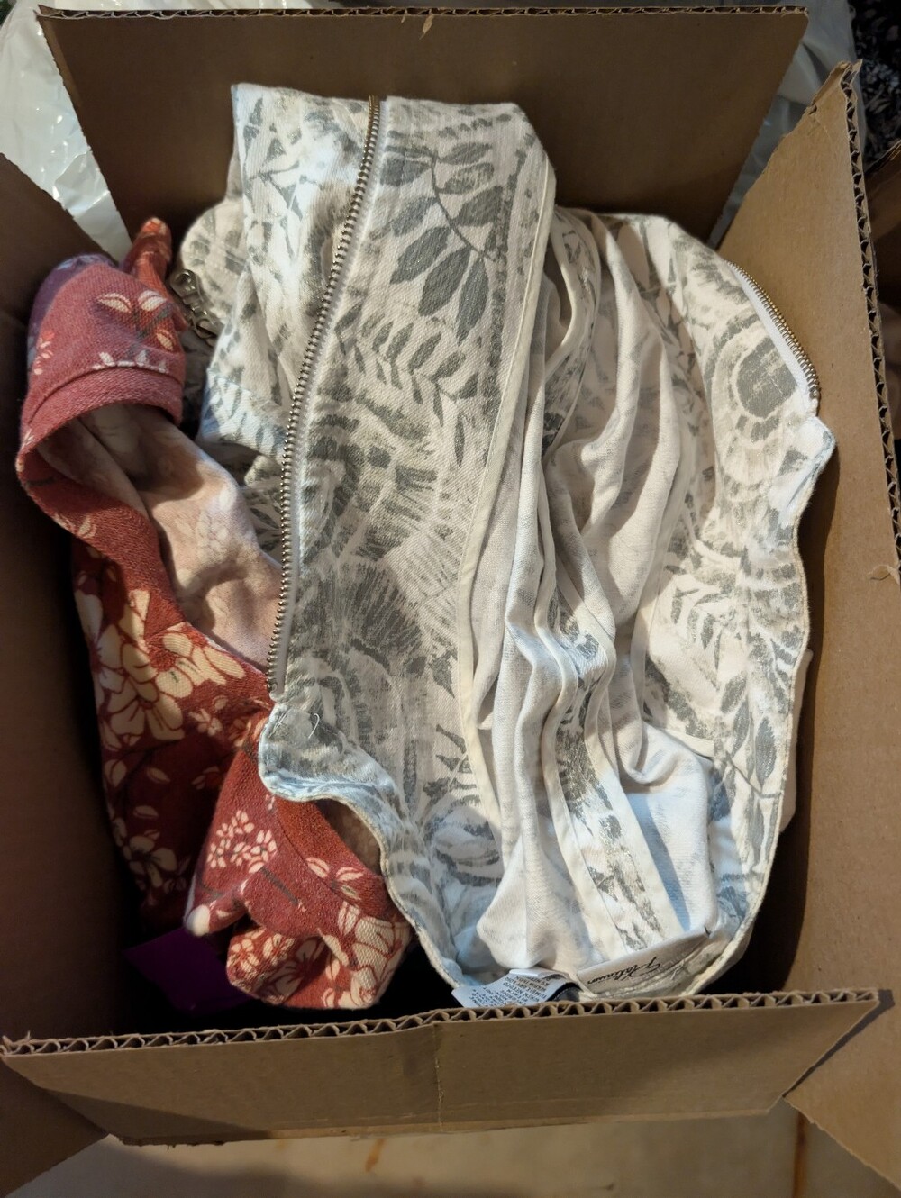 Bulk Clothing M Medium Resell Reseller Resellable Discount Bundle 5 Pound